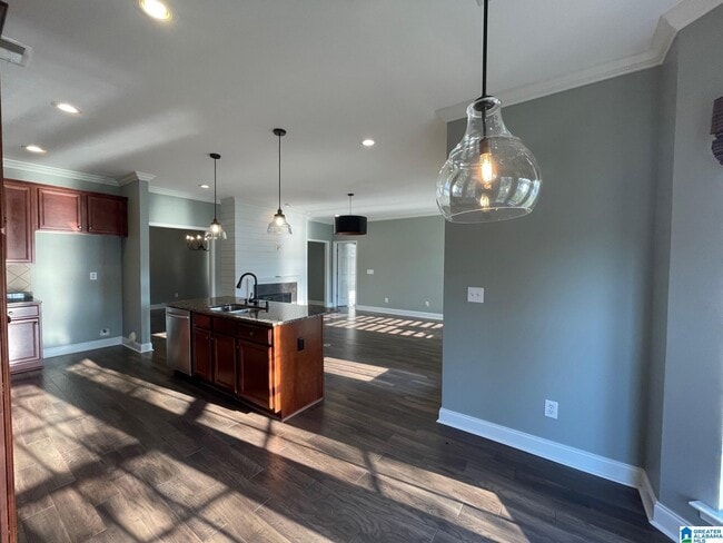 Building Photo - 295 Creekside Ln