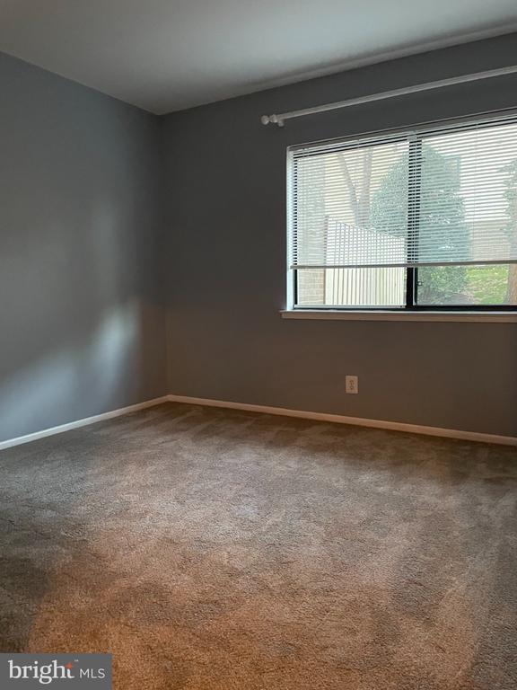 Building Photo - 2615 Glengyle Dr