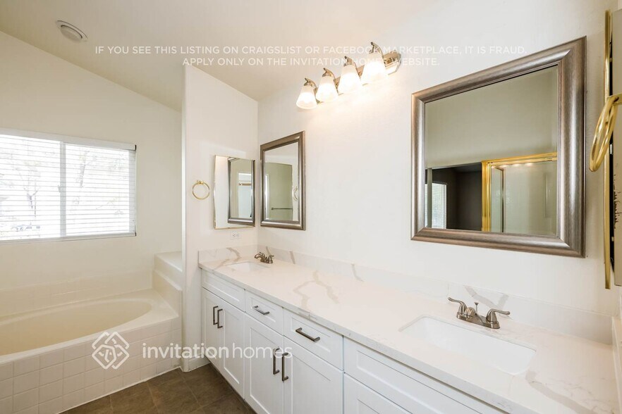 Building Photo - 8428 Opal Splendor Ave