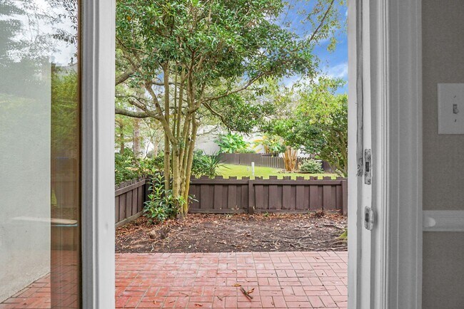 Building Photo - Spacious, Newly Renovated Villa Overlookin...
