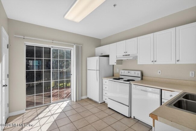 Building Photo - 340 E Ashley St