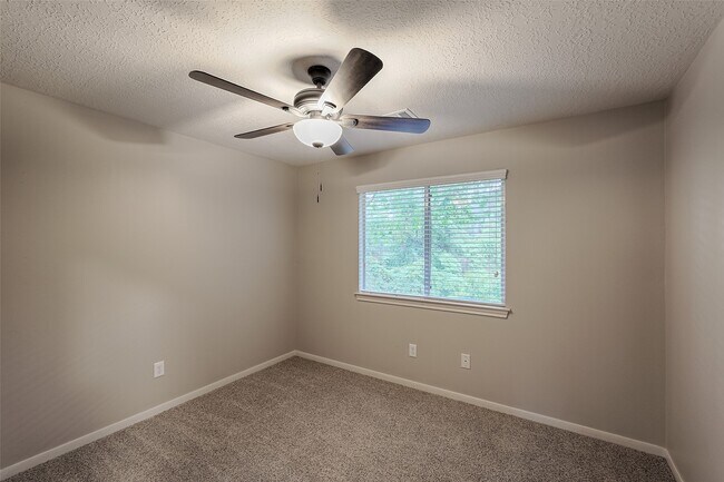 Building Photo - 10 Hancock St