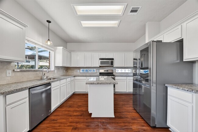 Building Photo - 5118 Cherry Blossom Dr