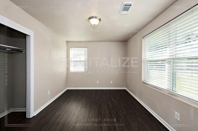 Building Photo - Beautifully Updated 4-Bedroom Home in West Mobile!