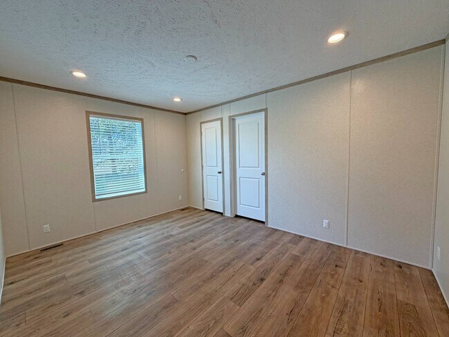 Building Photo - 781 W Walcott Rd