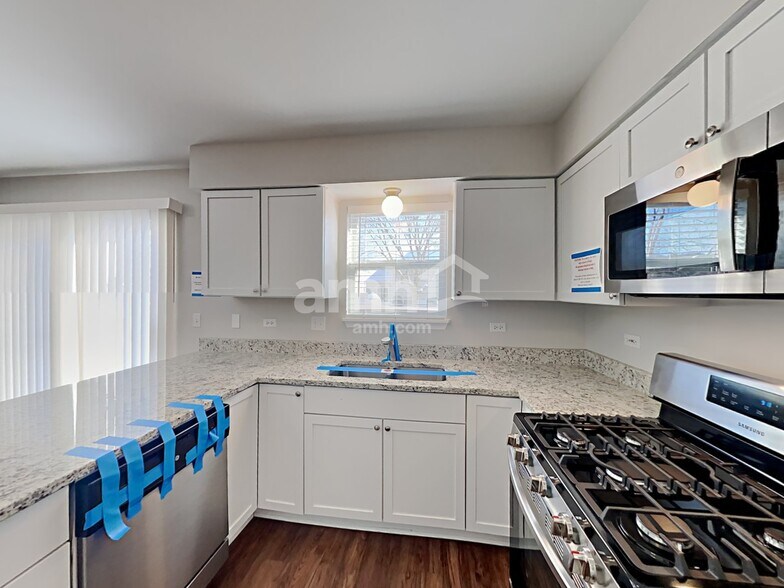 Building Photo - 1712 Tall Oaks Dr