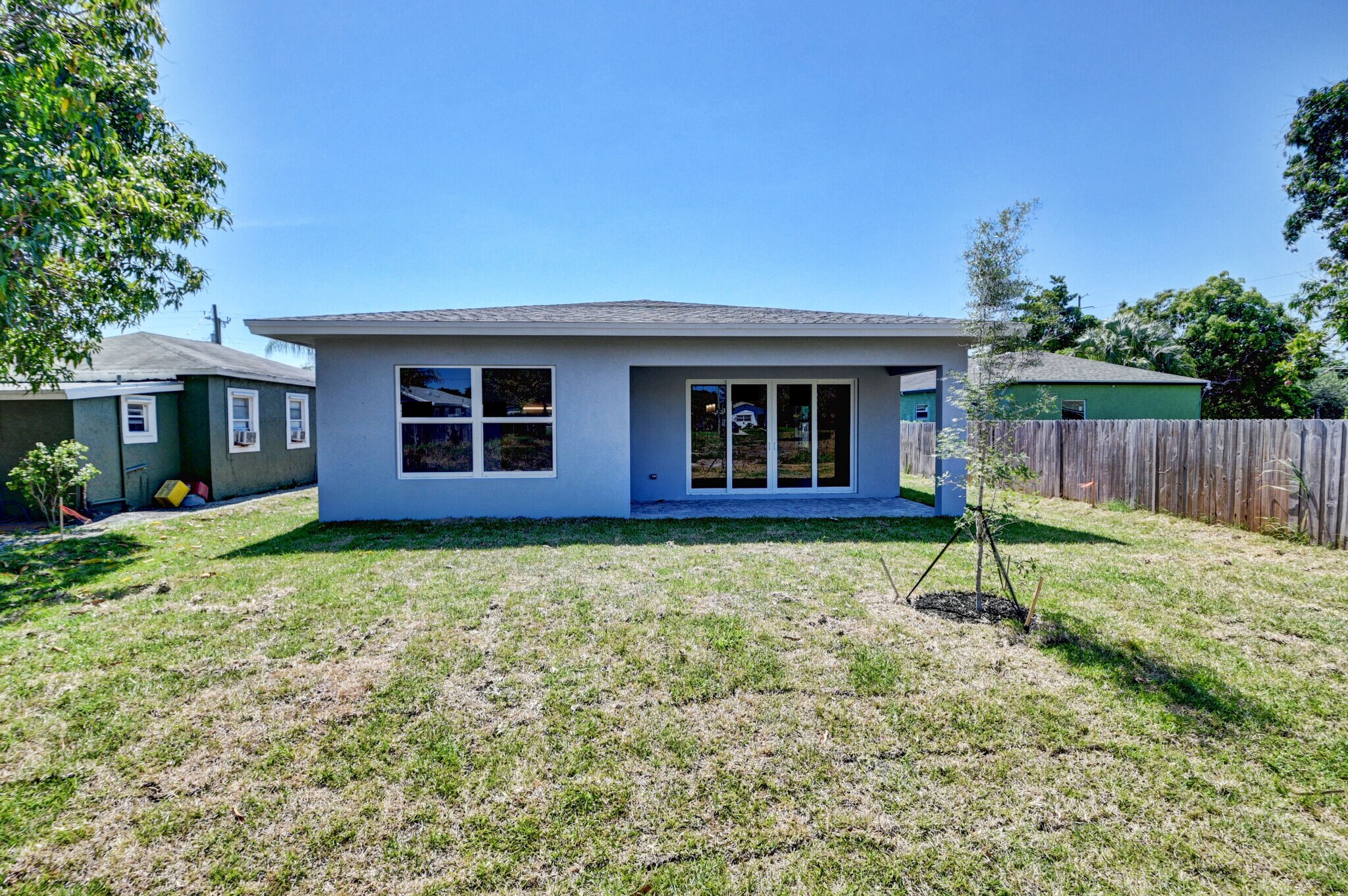Building Photo - 127 NW 9th Ave