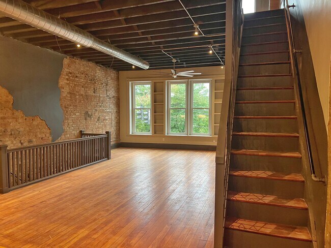 Building Photo - 270 W Pike St