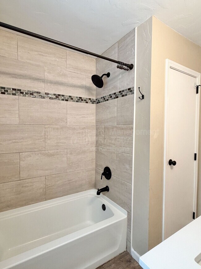 Building Photo - 1902 S Franklin Ave