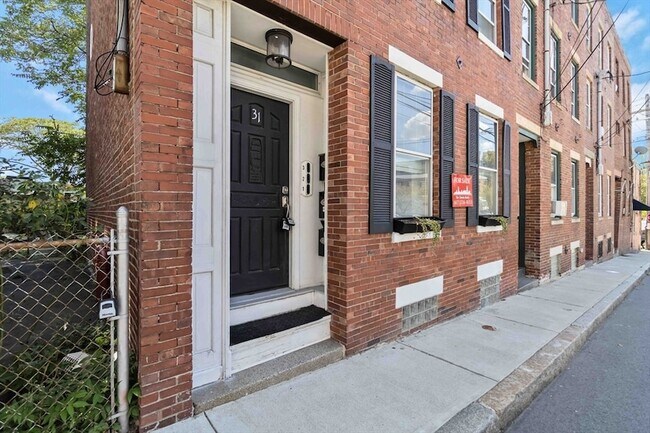 Building Photo - 31 Division St