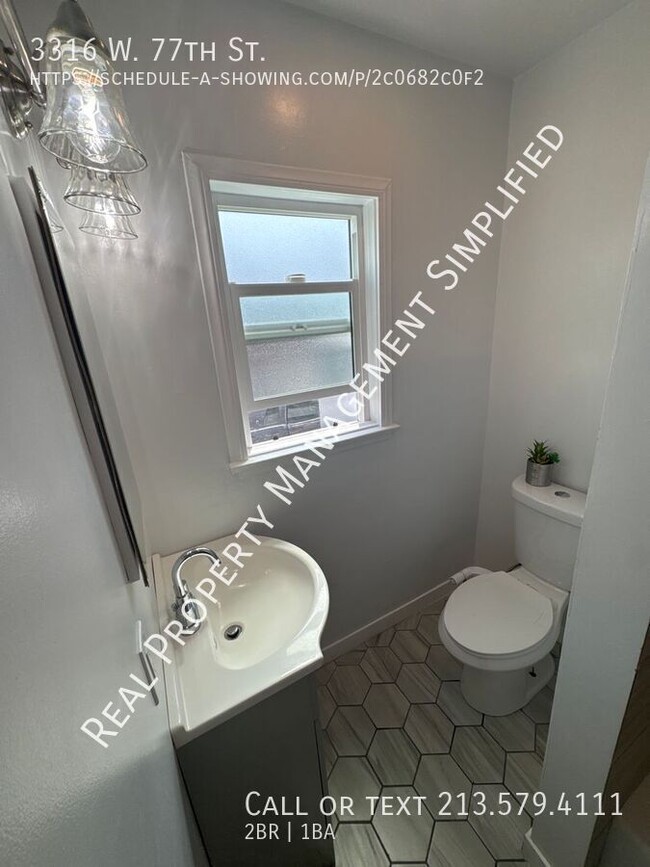 Building Photo - 3316 W 77th St