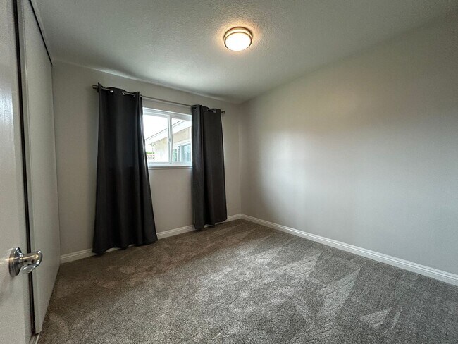 Building Photo - Beautifully Remodeled 3-Bedroom Home for Lease in a Highly Desirable Neighborhood