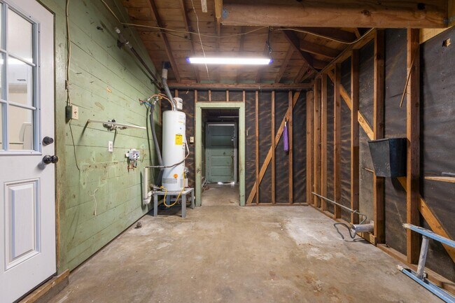 Building Photo - 222 Dryden Dr