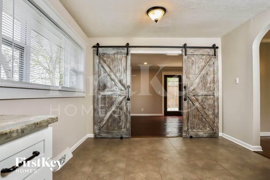 Building Photo - 1646 Stardust Dr