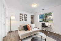 Building Photo - 1801 S Yakima Ave