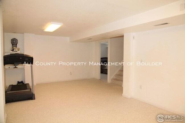 Building Photo - 842 St Andrews Ln