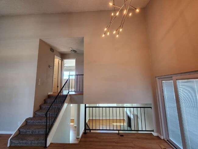 Building Photo - Beautiful 3 Bedroom Home In Great Neighborhood!