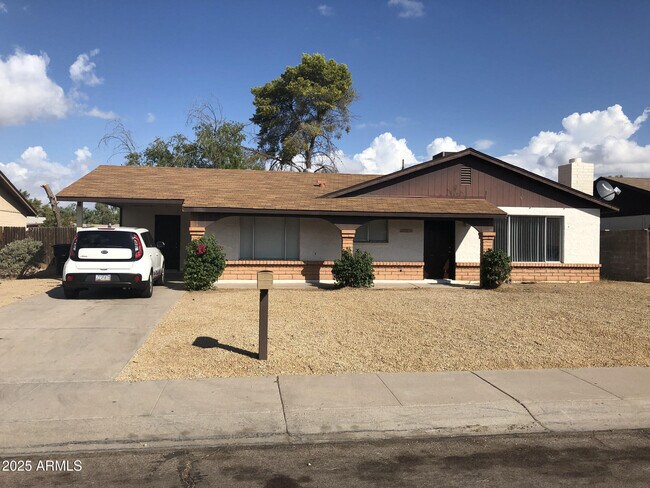 Primary Photo - 26 E Duke Dr