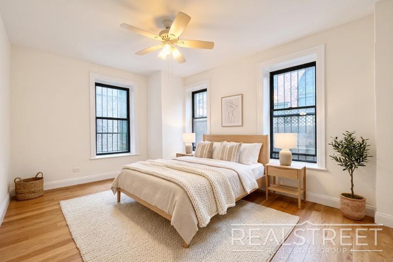 Building Photo - Renovated Giant Prewar 1 bedroom in Brooklyn Heights!