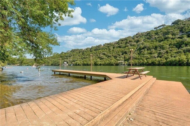 Building Photo - 1300 Lipan Trail