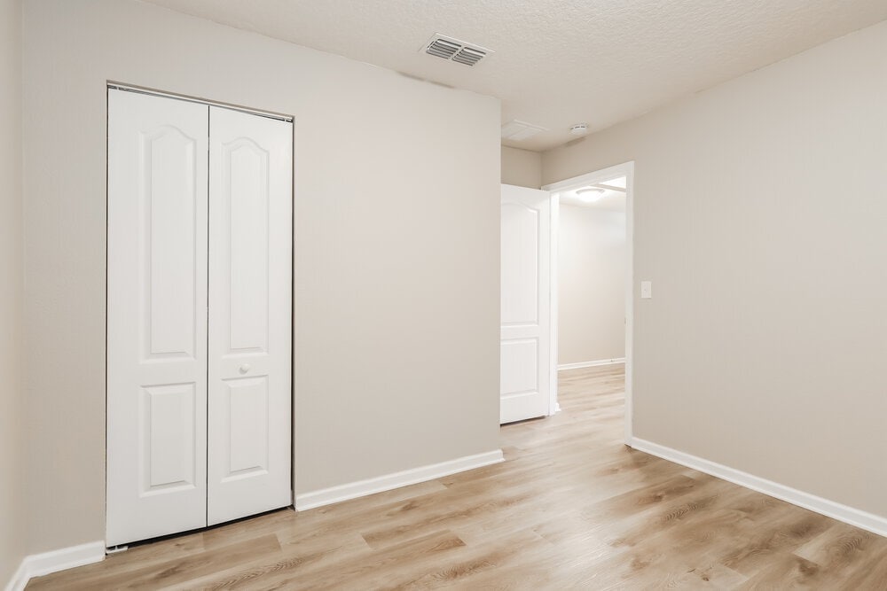 Building Photo - 11454 Carson Lake Dr
