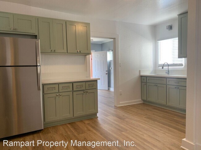 Building Photo - 1344 W 39th St
