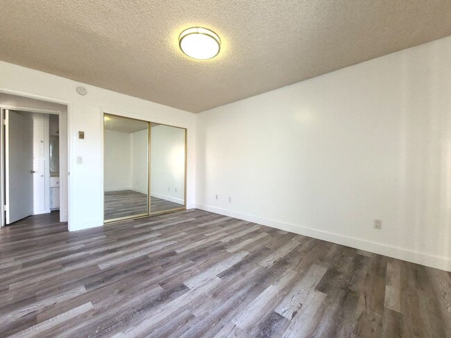 Building Photo - Spacious 1 Bedroom Condo in Chula Vista!