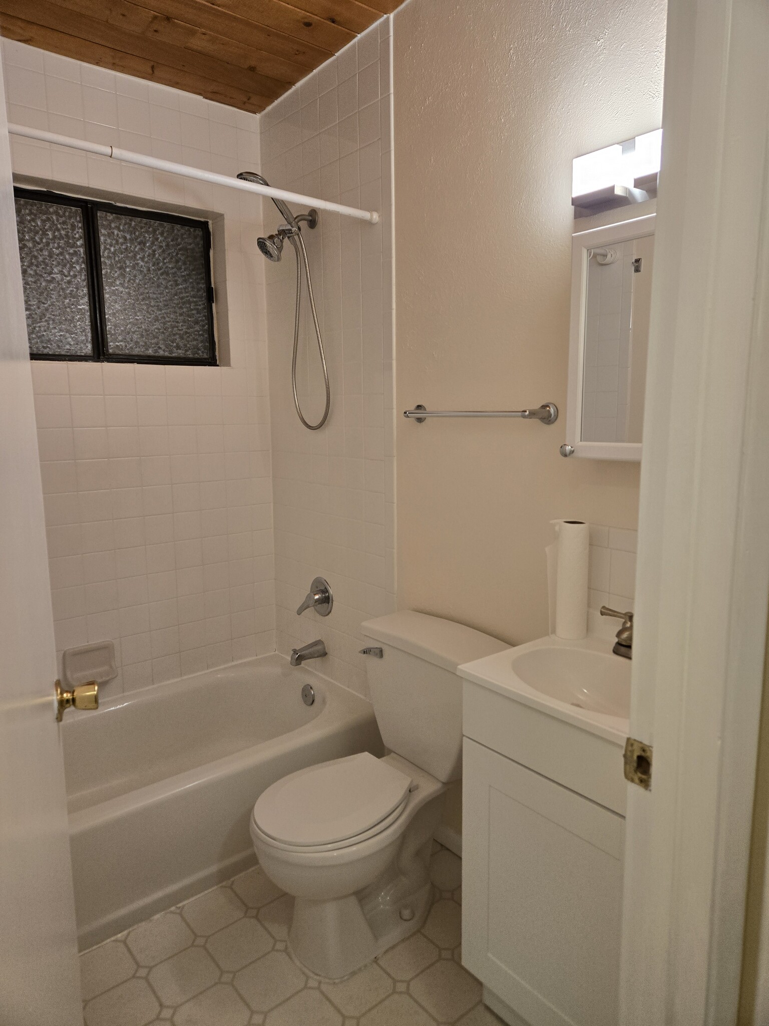 Bathroom - 4555 Ridgeway Dr