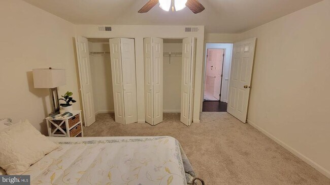 Building Photo - 115 Deer Hill Ct