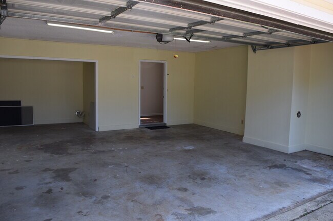 Building Photo - CHAPELWOOD SUBDIVISION!