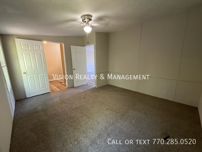 Building Photo - 137 Park W Ct