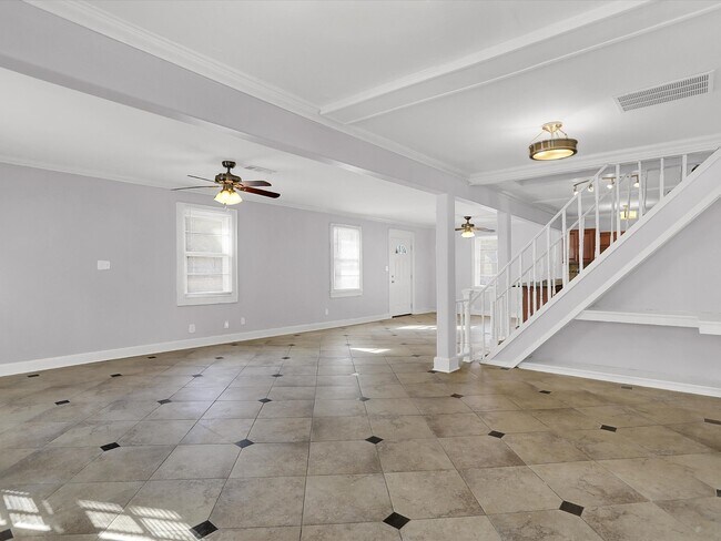 Building Photo - 1840 Manila Ave