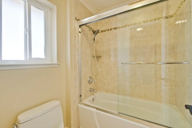Building Photo - Elegant home with top Fremont Schools