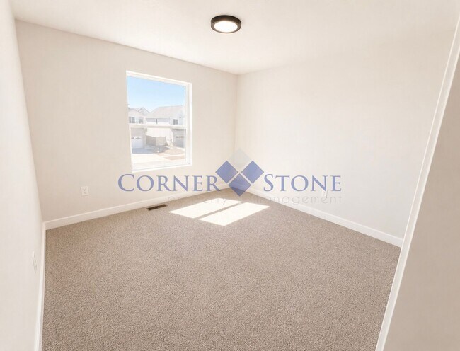 Building Photo - Brand New Home with Stunning Finishes!