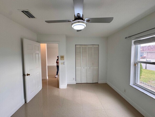 Building Photo - 1132 Hatteras Cir