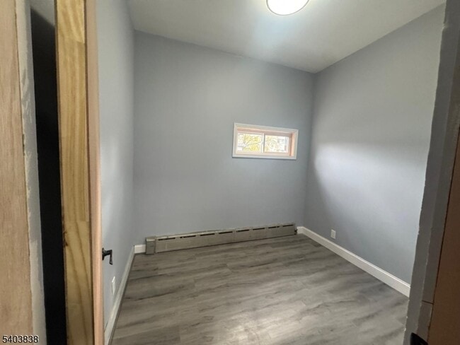 Building Photo - 422 Trenton Ave