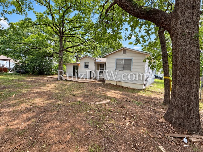 Building Photo - 6360 Renwood Dr
