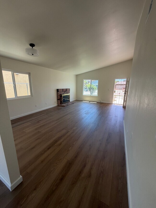 Building Photo - 7520 Woodbine Way