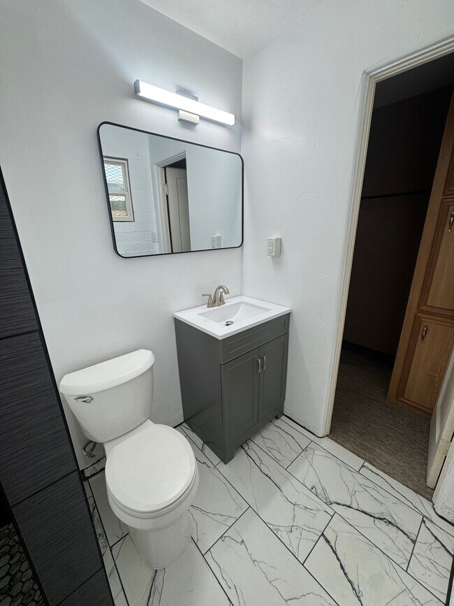 Building Photo - Twin Pines Apartments