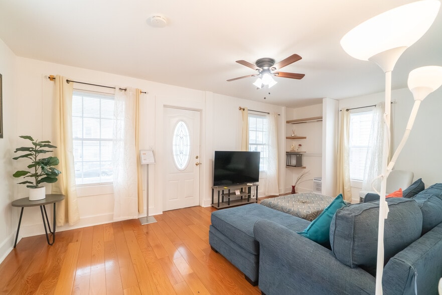 Building Photo - 61 Lamson St