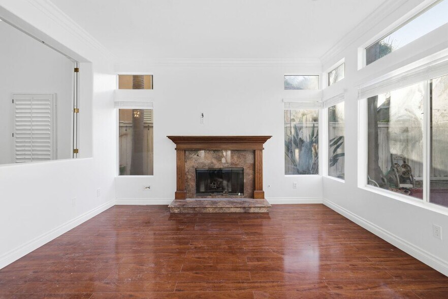Building Photo - 8261 E Alpine Ct