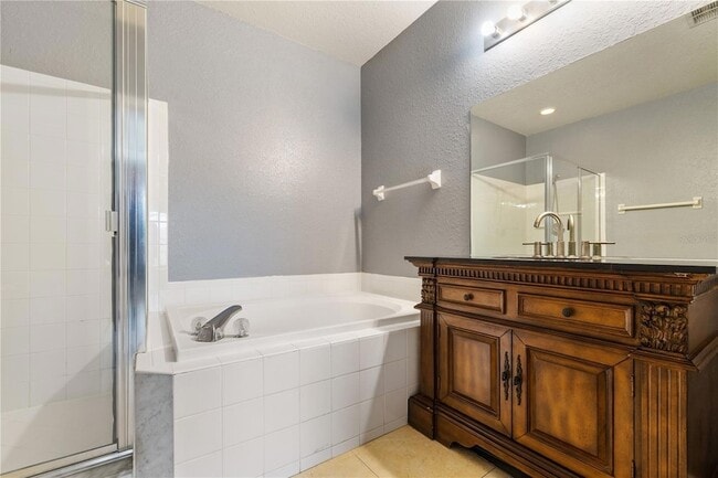 Building Photo - 16573 Enclave Village Dr