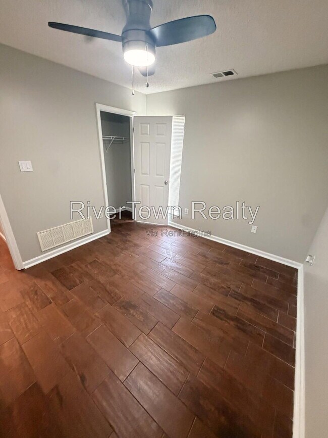 Building Photo - 10570 Pecan View Dr