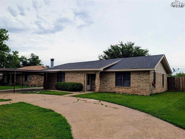Building Photo - 2805 S Bandera Dr