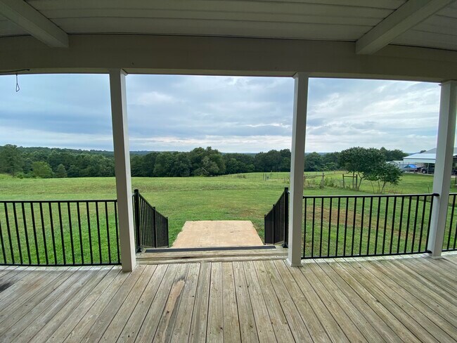 Building Photo - 149 Bowen Farm Rd