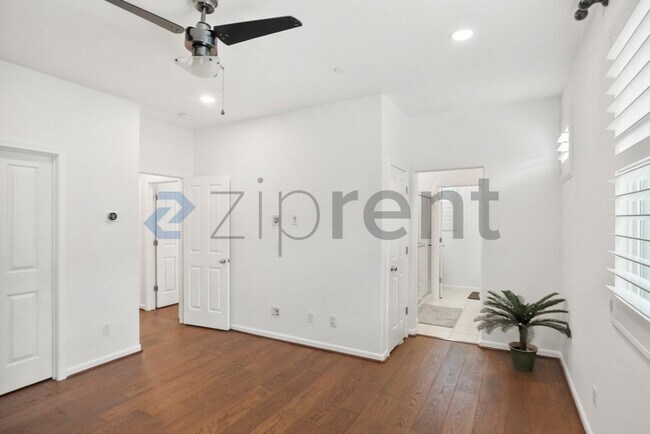 Building Photo - Unit 1529