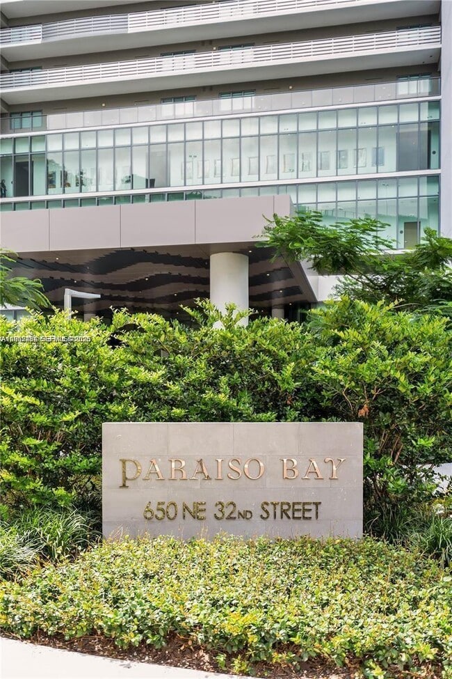 Building Photo - 650 NE 32nd St