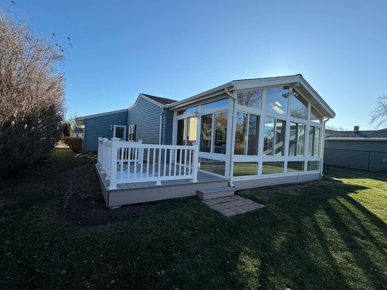 Building Photo - 1730 N Ridge Ave