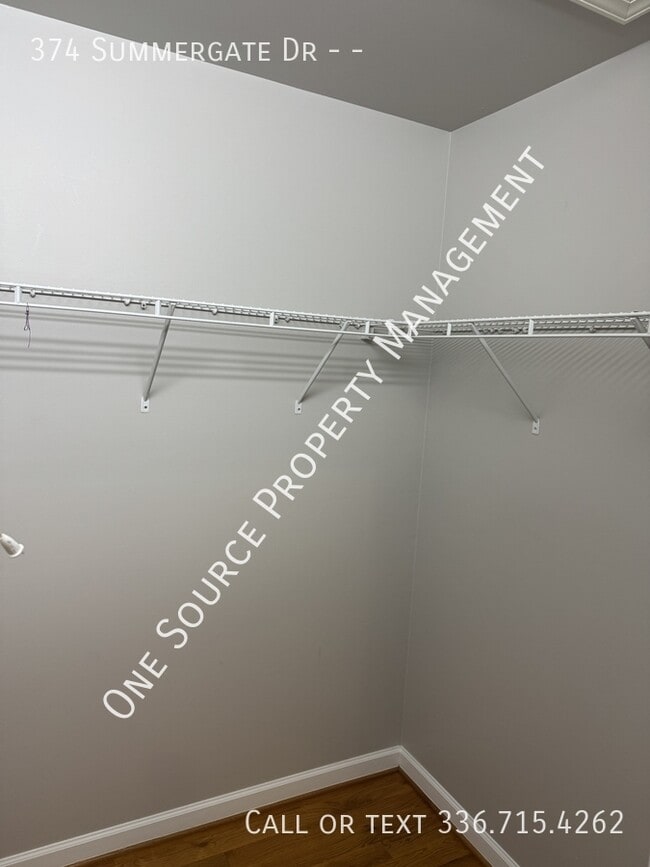 Building Photo - 374 Summergate Dr