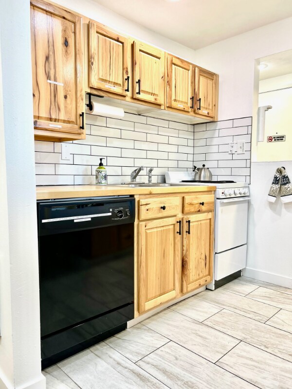 Building Photo - 3720 W Grandview Ave